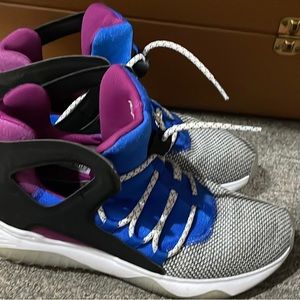 Nike Air Flight Huarache Ultra Basketball Shoe (Unisex) size 6 y/8 women